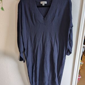 Chic Navy V-Neck Midi Dress